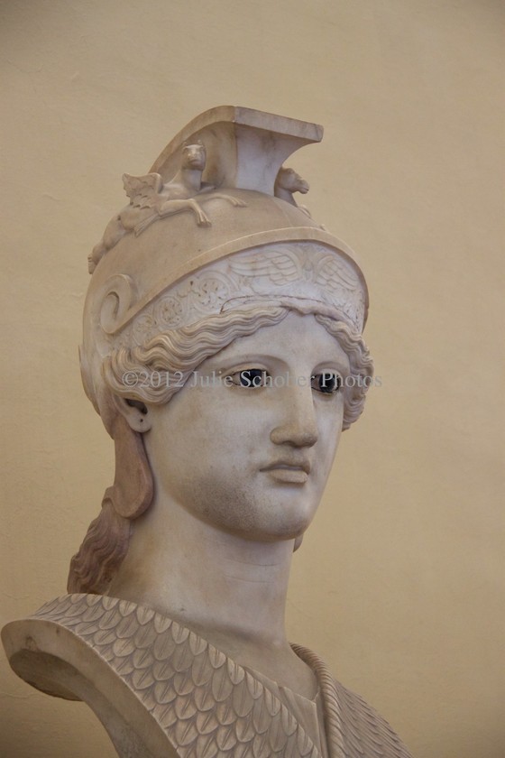 statue